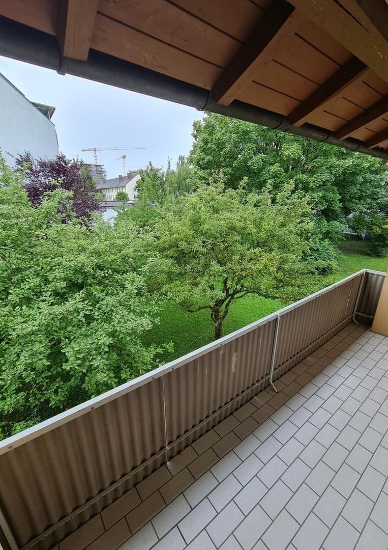 Blick von Balkon im OG