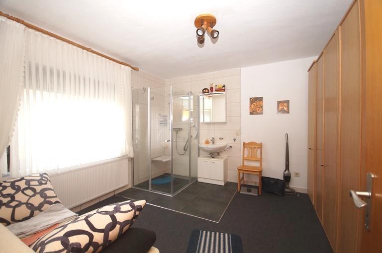 Zimmer mit Dusche Erdgeschoss