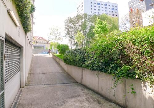 Tiefgaragenzufahrt 001