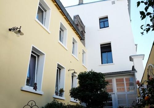  Hausrückseite und Anbau