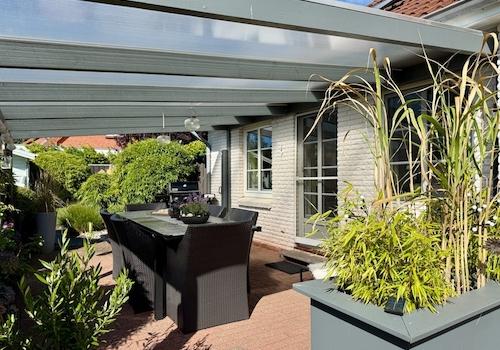 Überdachte Terrasse