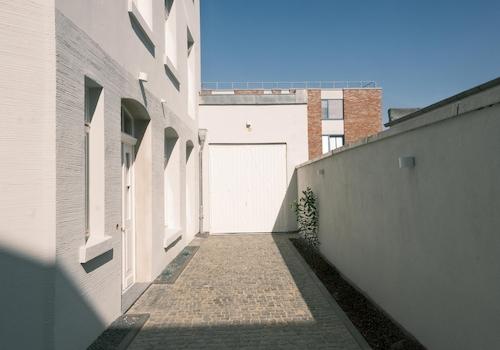 Innenhof Blick zur Halle