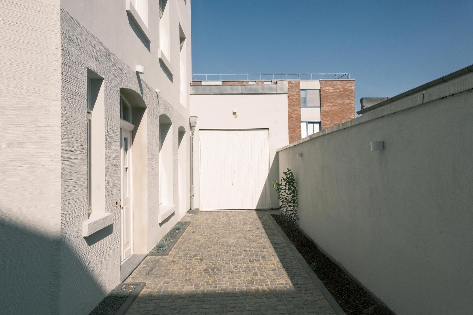 Innenhof Blick zur Halle