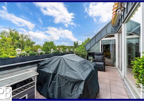 großzügiger Balkon