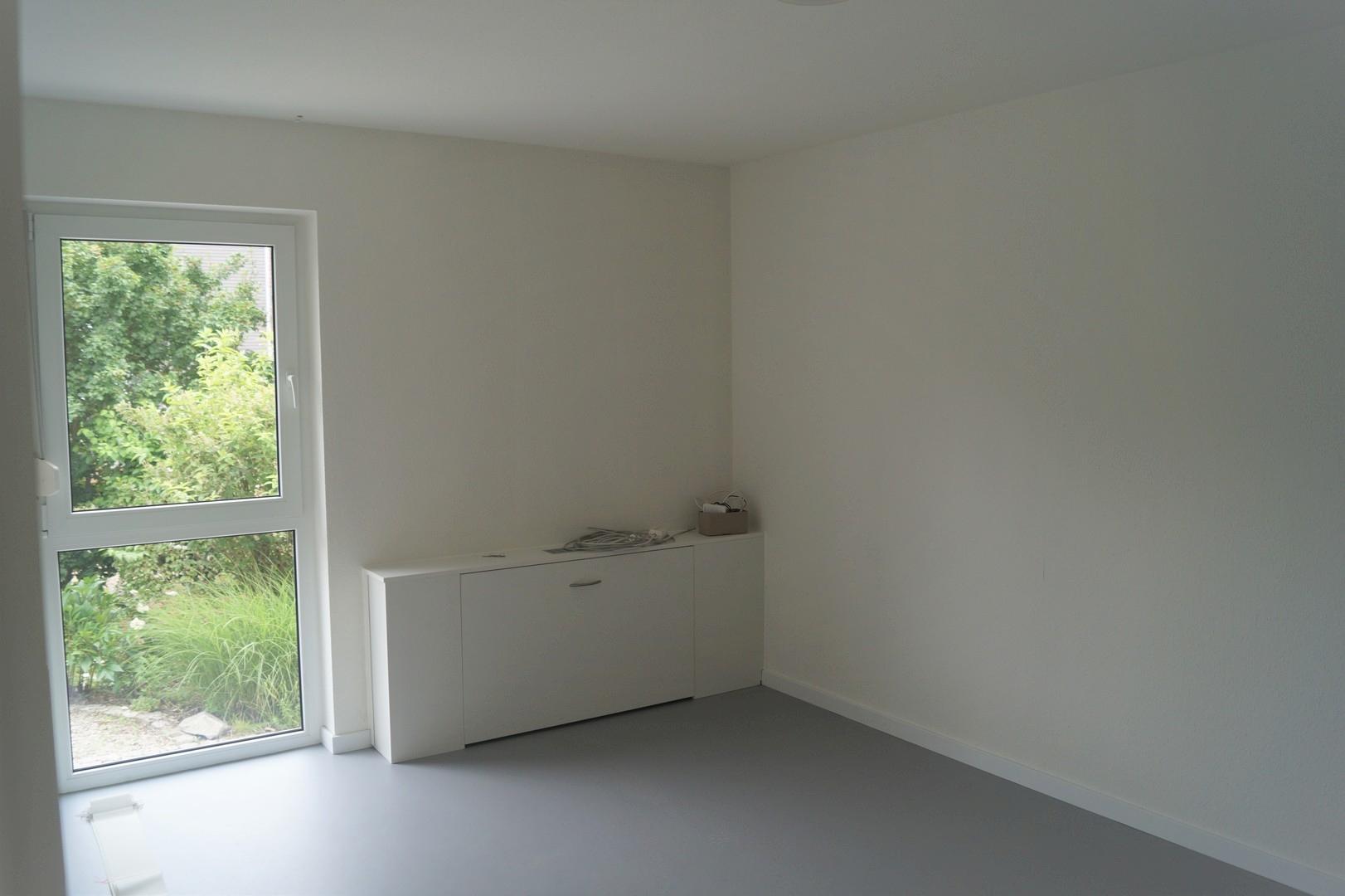 EG: vorderer Büroraum