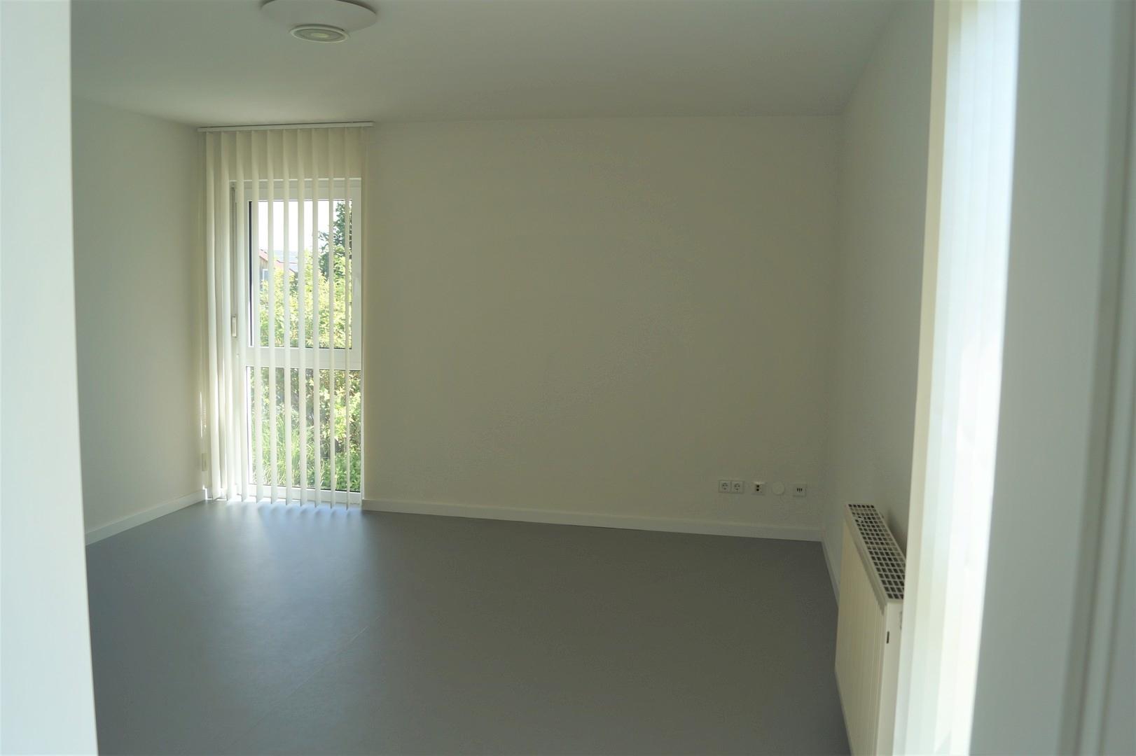 EG: hinterer Büroraum