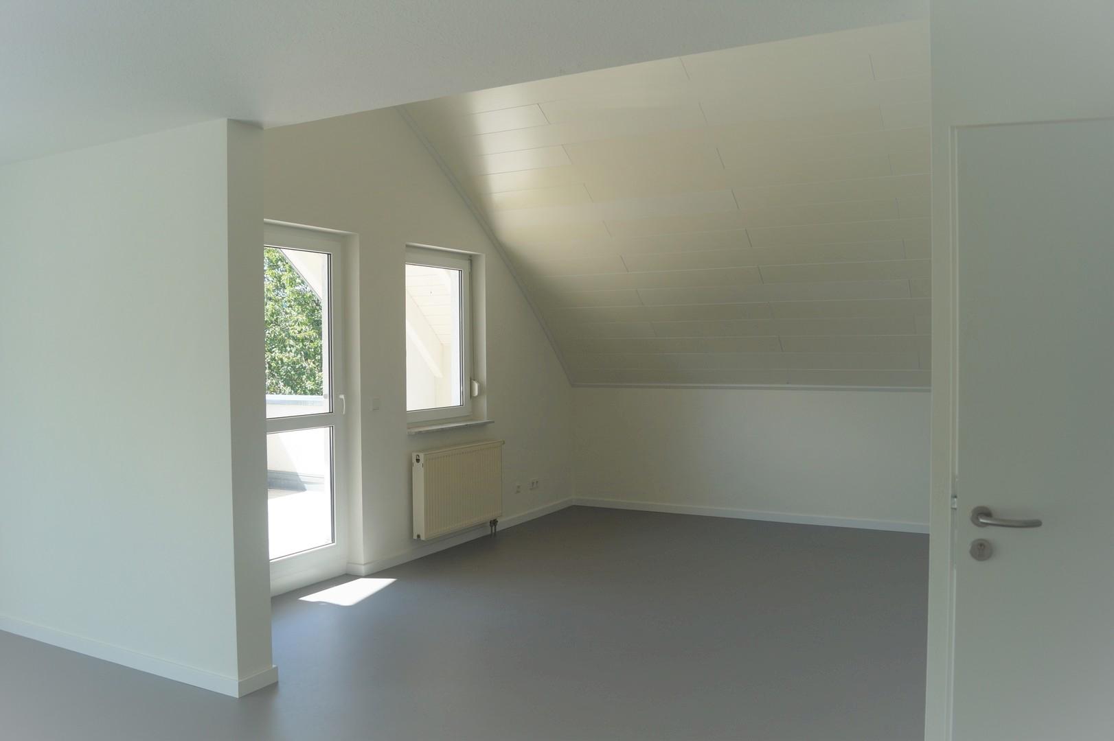 ...angrenzend Büroraum, Balkon