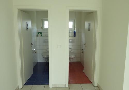 EG: WC Damen, WC Herren