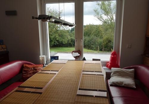 Esszimmer mit Blick in Garten