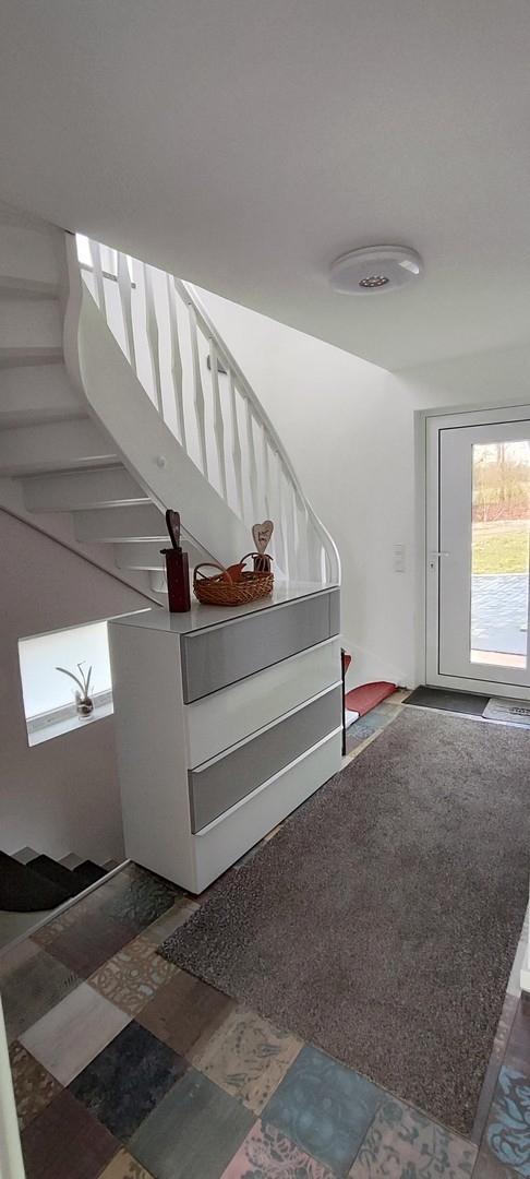 Flur und Keller Abgang EG