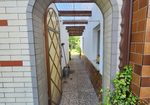 HB21 Durchgang v. Vorhof z. Garten