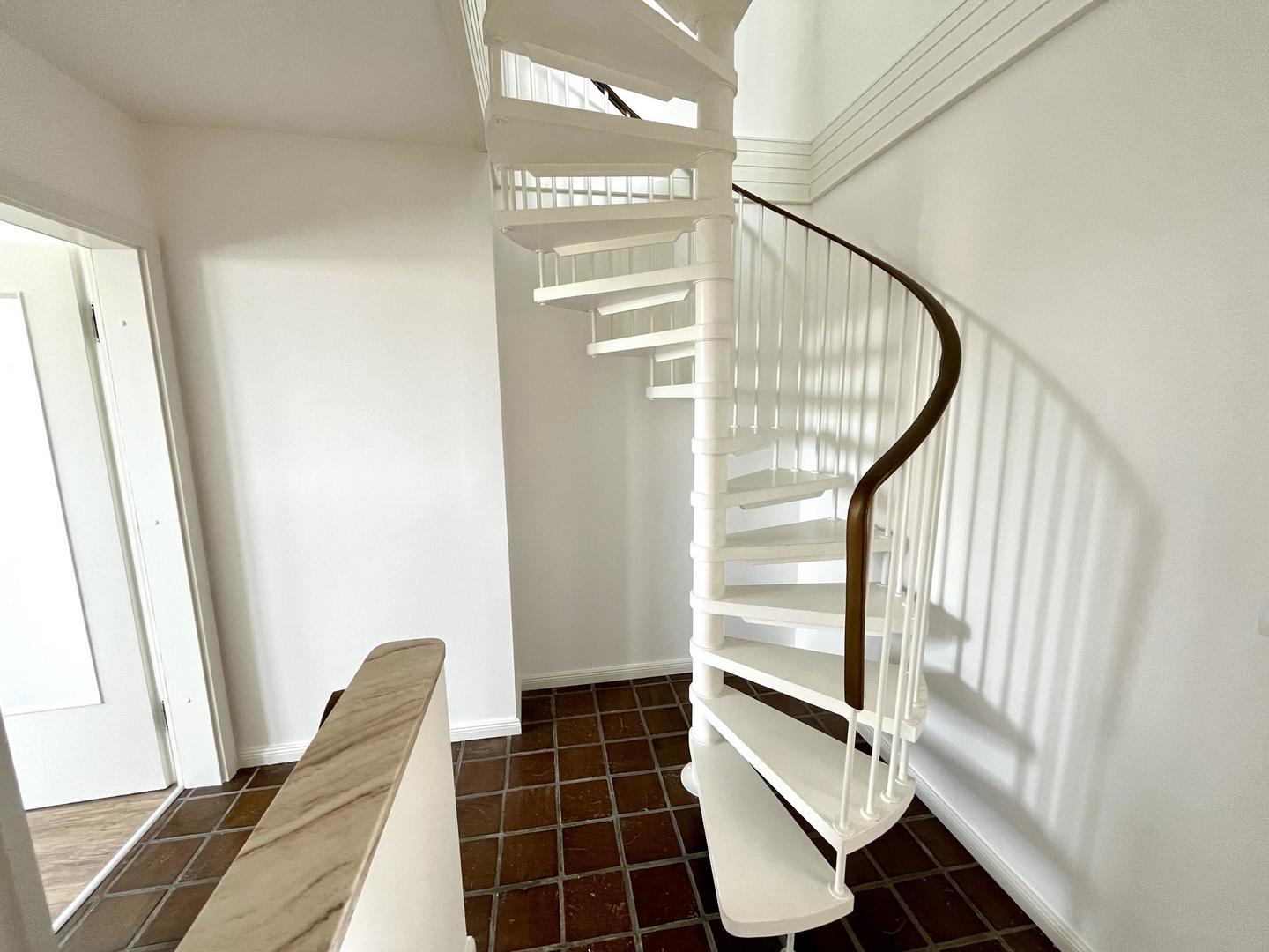 Treppe zum Dachgeschoss