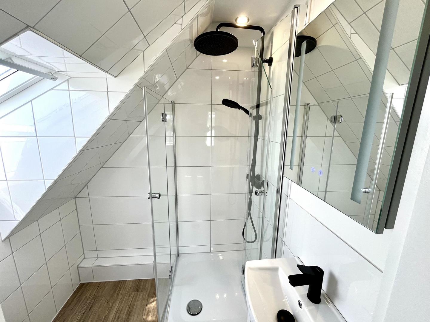 Weiteres Duschbad-WC
