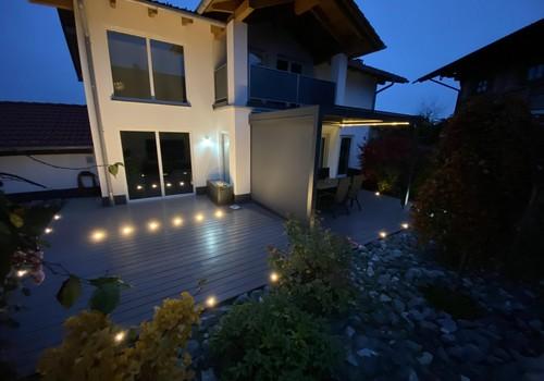 Terrasse mit Beleuchtung
