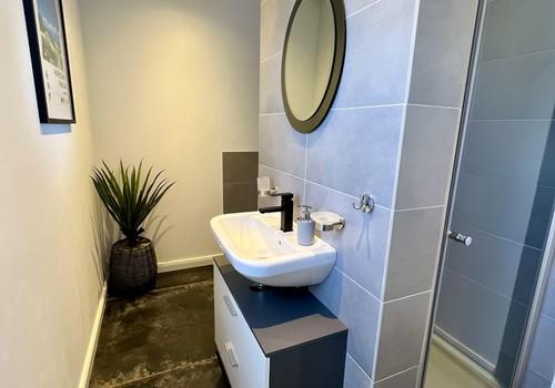 Gästebad mit Dusche