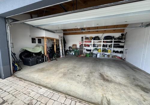 Doppelgarage mit Zusatzebene
