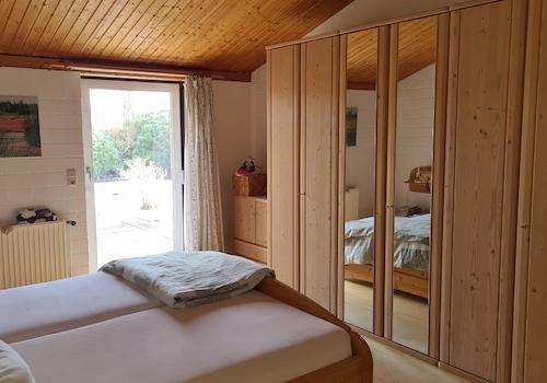 Schlafzimmer EG mit Terrassenzugang