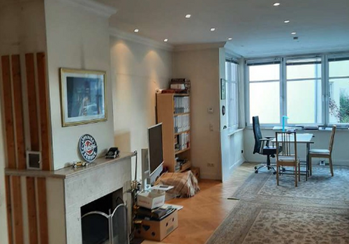 Wohnzimmer mit Kamin