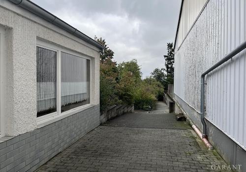 Privater Zuweg zu den WE