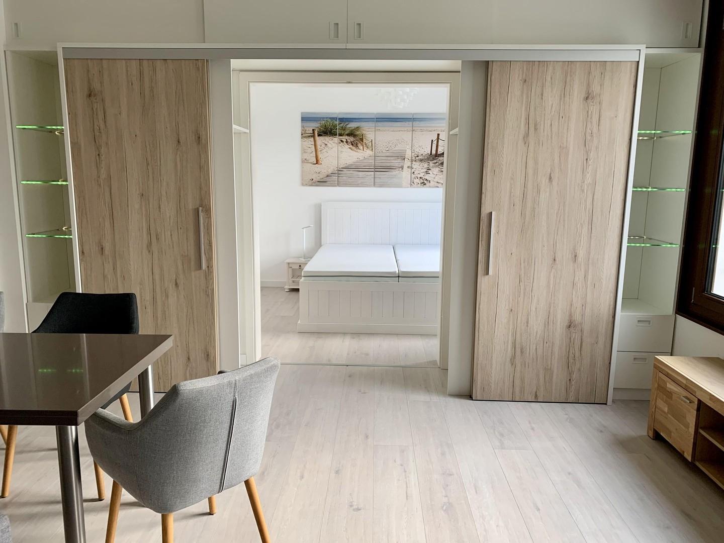 Schlafzimmer mit Schiebetür