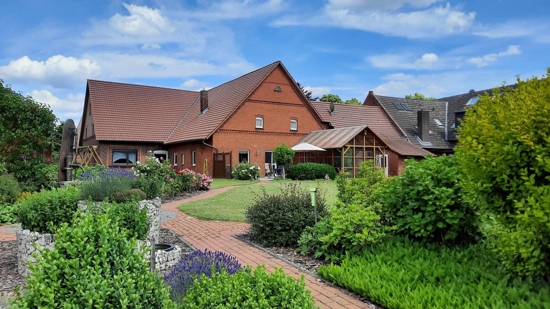 Hausansicht vom Garten