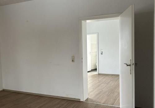 Wohnzimmer Blick Durchgangsz.