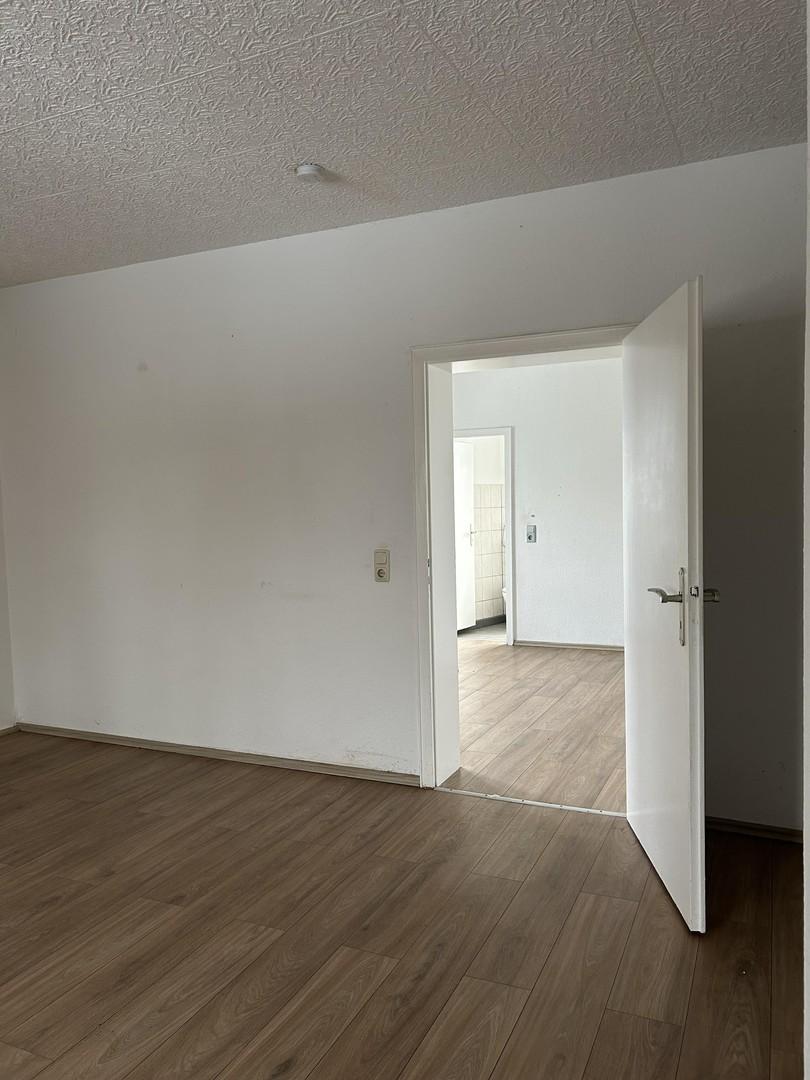 Wohnzimmer Blick Durchgangsz.