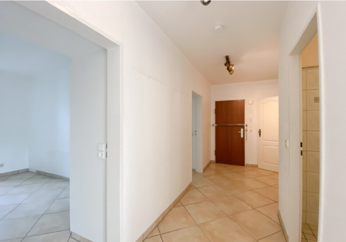 Flur Blick zum Ausgang