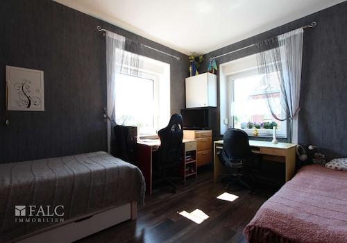 Schlafzimmer Wohnung straßenseitig