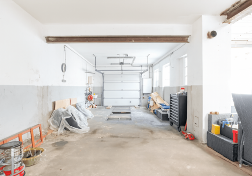 Garage hinter Anbau