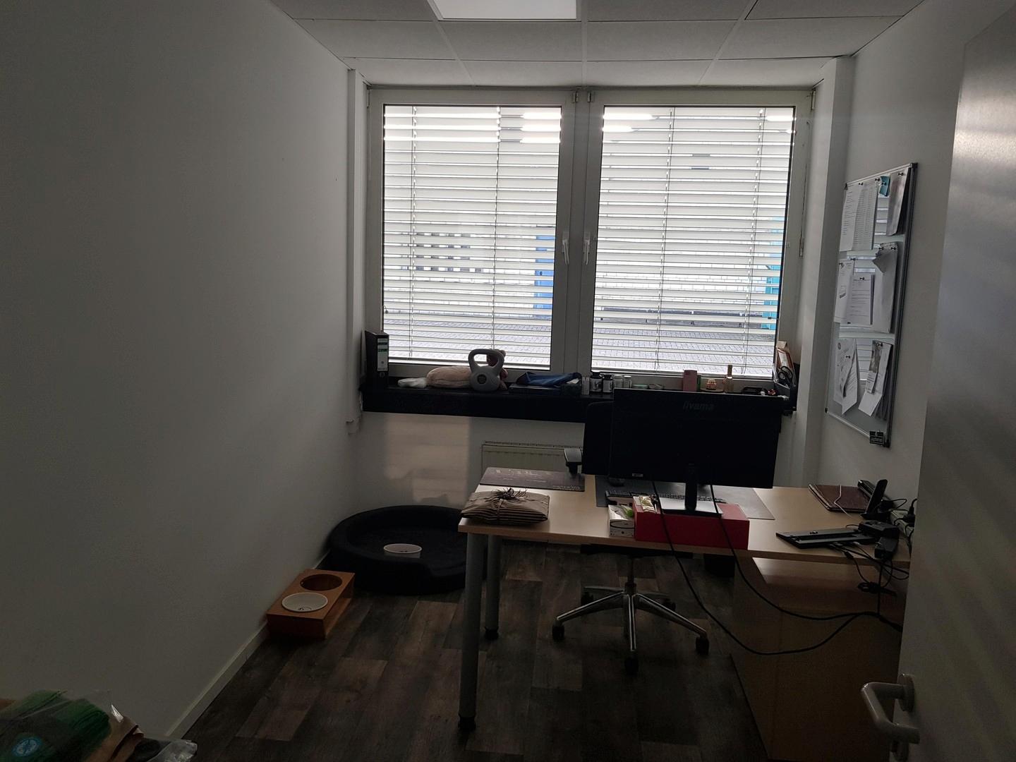 Büro 1