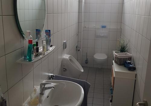 Raum 1. WC