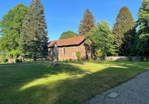 Halle für Sport, Tanz und Konzert (2)