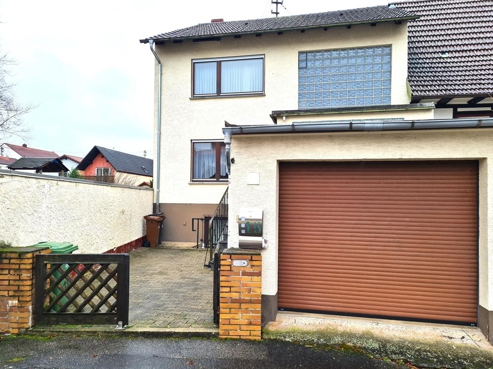 Familienhaus mit Garage