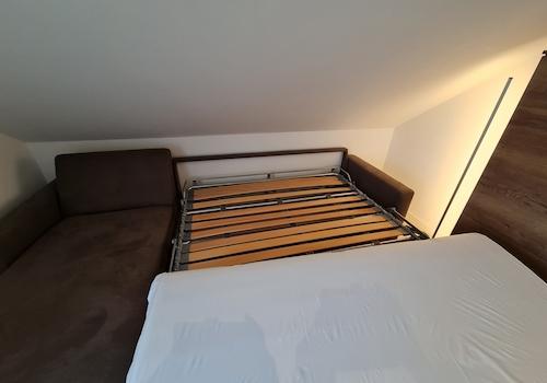 Bett mit Lattenrost Studio