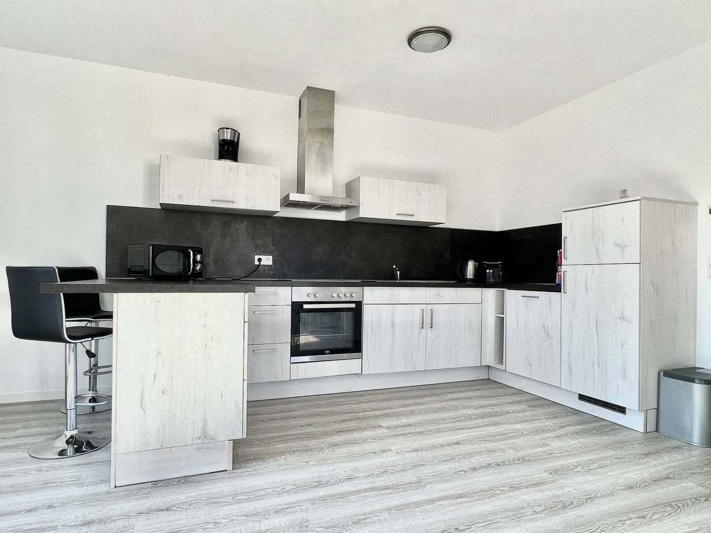 Voll ausgestattete Einbauküche