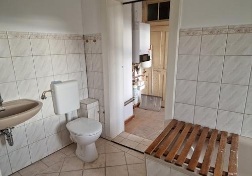 Bad mit Wirtschaftsraum