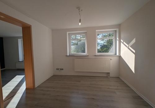 Zimmer in Wohnung 3 im DG