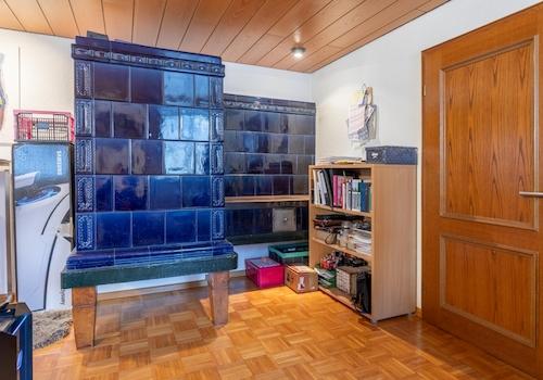 EG - Wohnzimmer mit Kachelofen