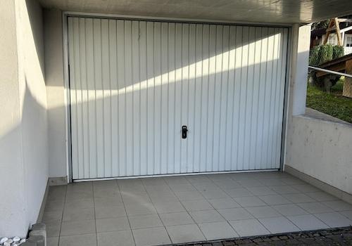 zweite Garage rechts am Haus