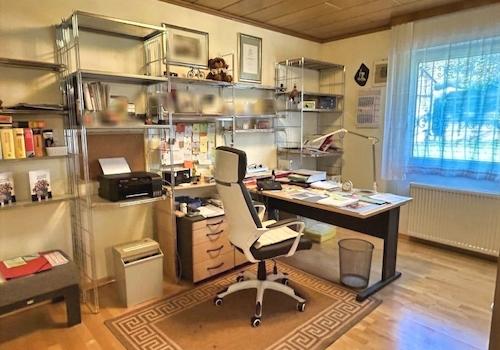 Büro oder Kinderzimmer im EG