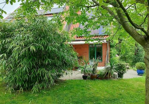 Terrasse mit Küchenfenster