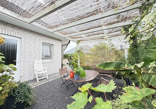 Sonniger Gartensitzplatz