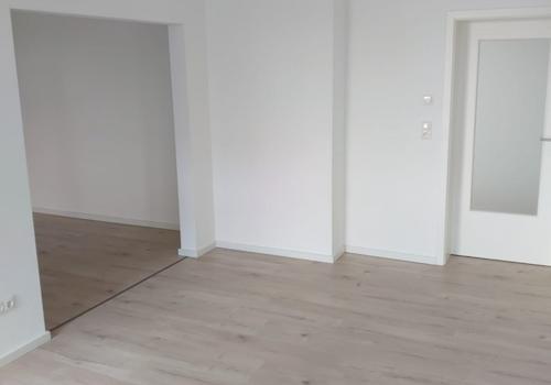 Küche mit Blick ins WZ