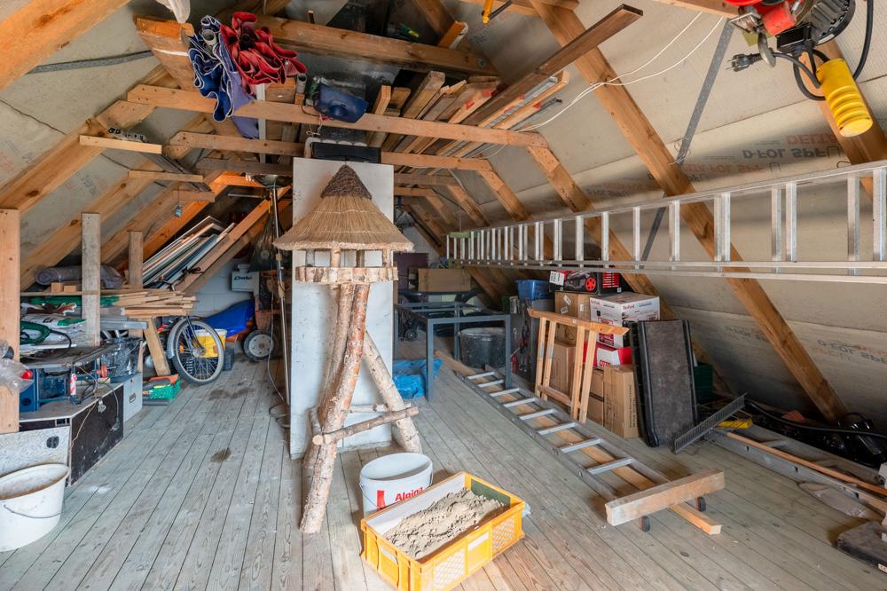 Spitzboden Garage