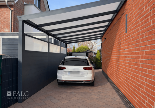 Wohnmobilcarport mit direktem Stromanschluss und LED Beleuchtung