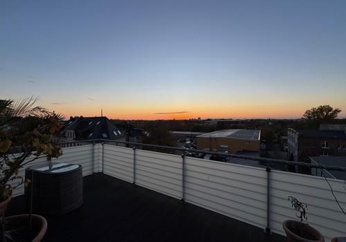 Dachterrasse straßenseitig 