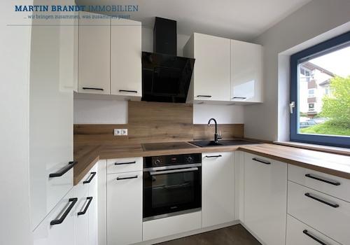 Küche mit Einbauküche