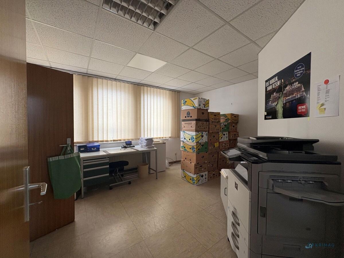 Büro links vorne