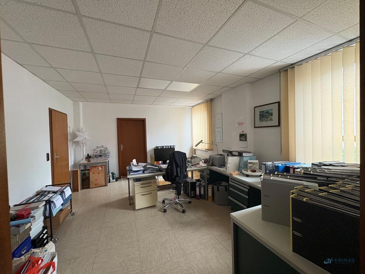 Büro links mitte